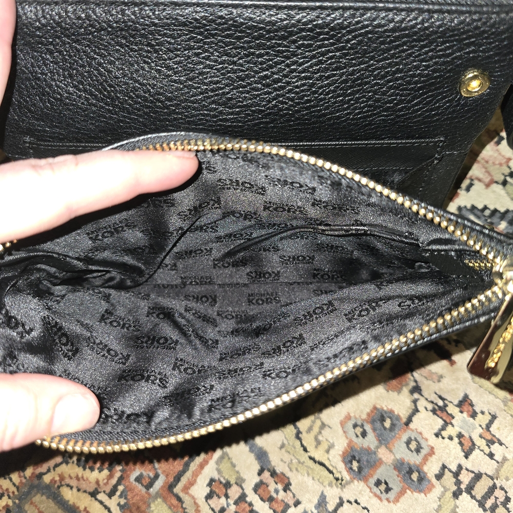 Michael Kors Kelly Double Zip Black Leather Crossbody - Picture 3 of 6